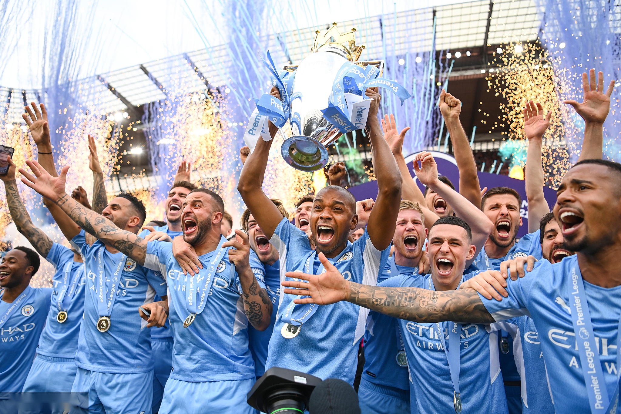 造着充满活 造着充满活